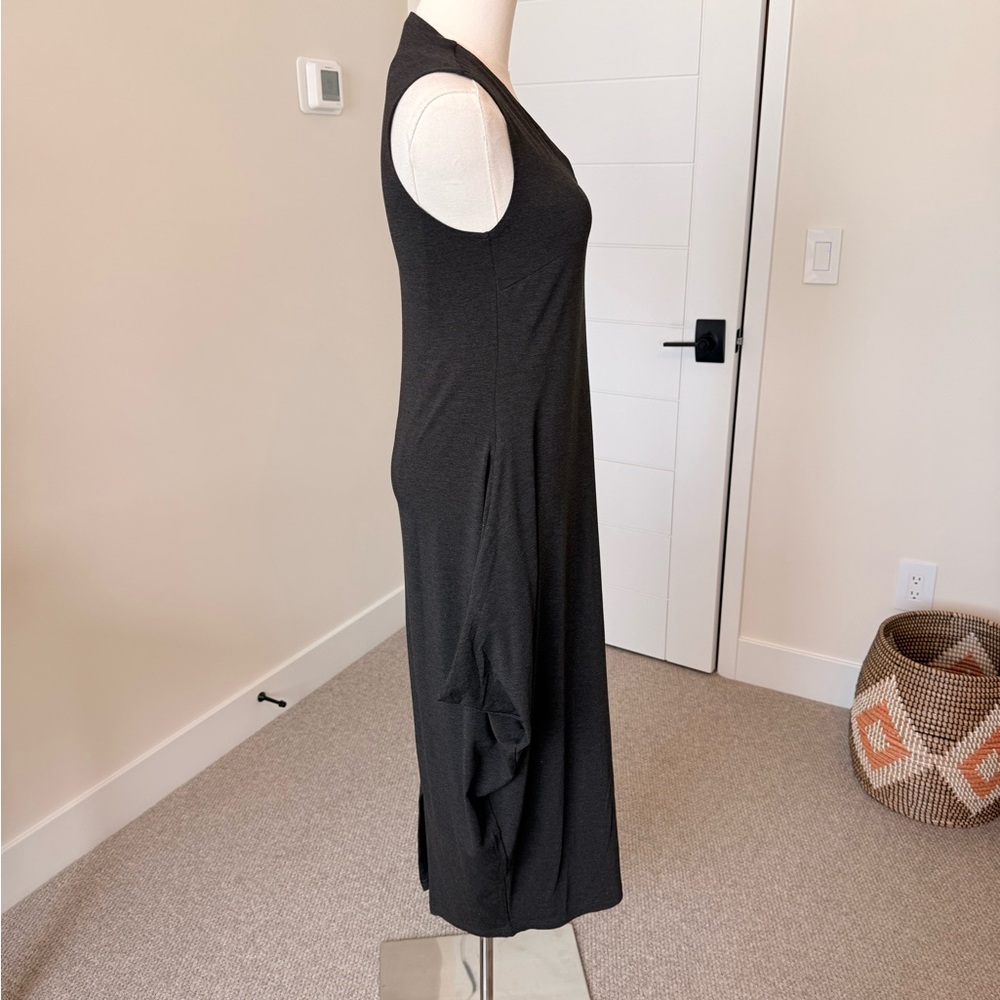 Ruti Iconic Sleeveless Jersey Dress - Picture 2 of 10